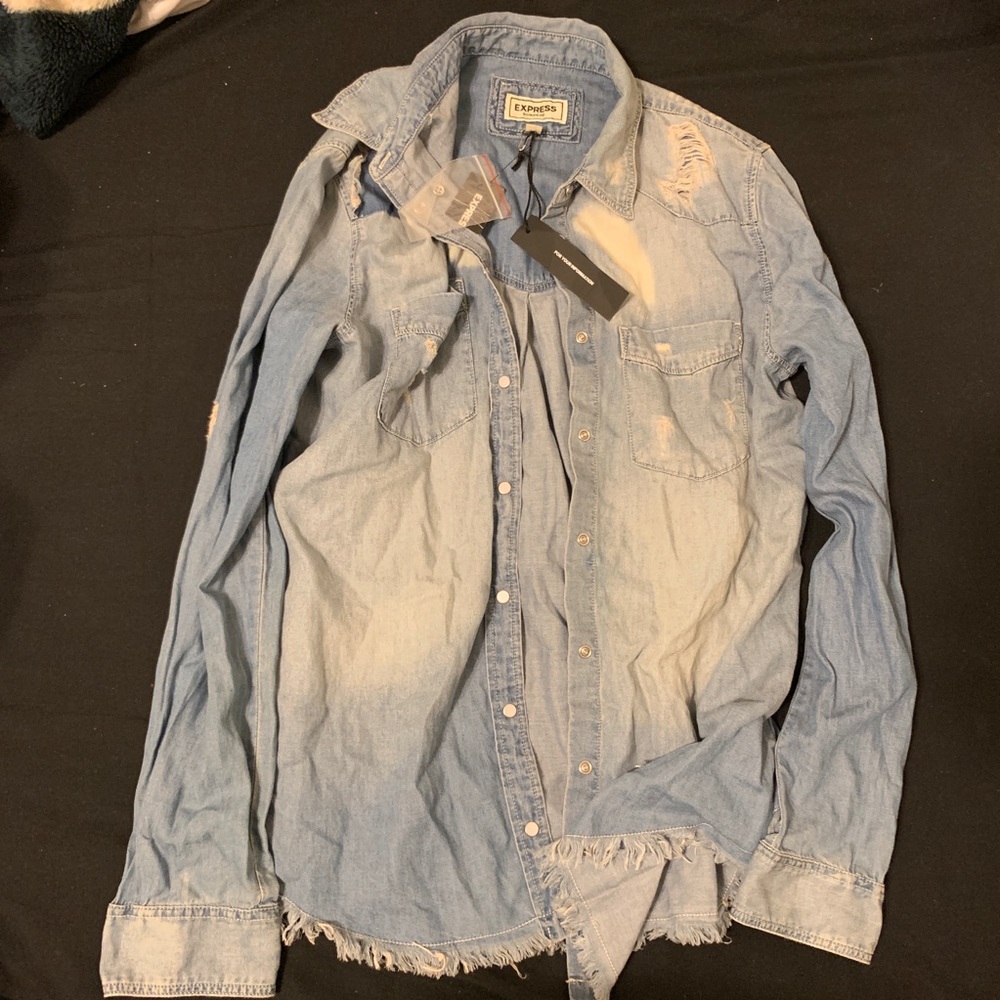 Express Deconstructed denim boyfriend shirt Small